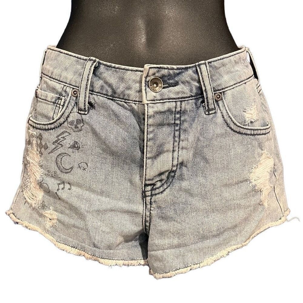 Hot Topic Blackheart High Rise Drawing Sketch Shorts Junior’s 1